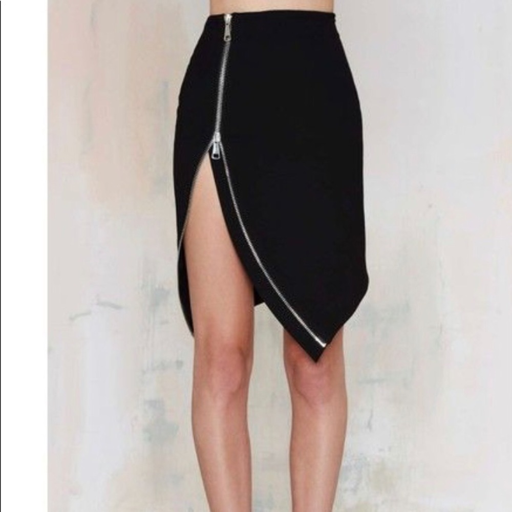 Black zipper skirt